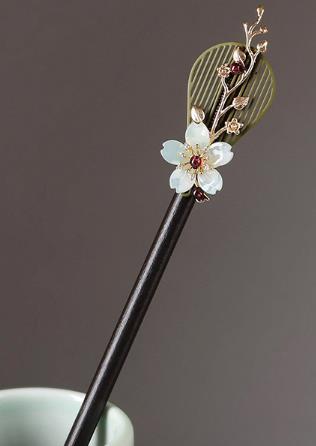 Oriental Carp Chinese  Hairpin