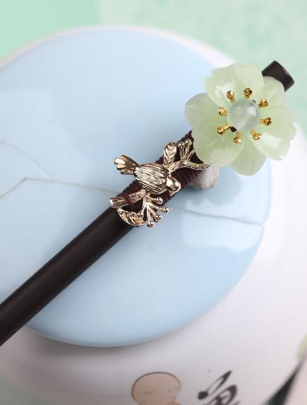 Oriental Carp Chinese Hairpin